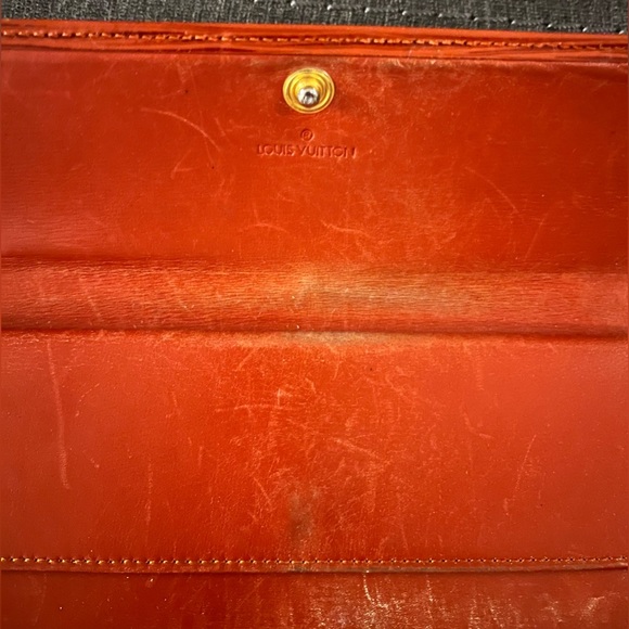 Vintage authentic Louis Vuitton Epi leather wallet - Picture 8 of 9